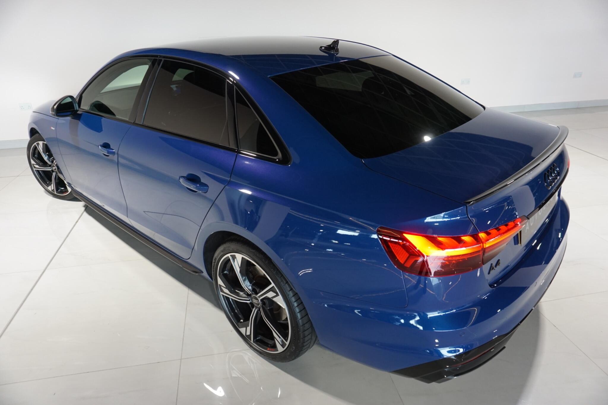 Audi A4 2.0 TDI 40 Black Edition Saloon 4dr Diesel S Tronic quattro Euro 6 (s/s) (204 ps)